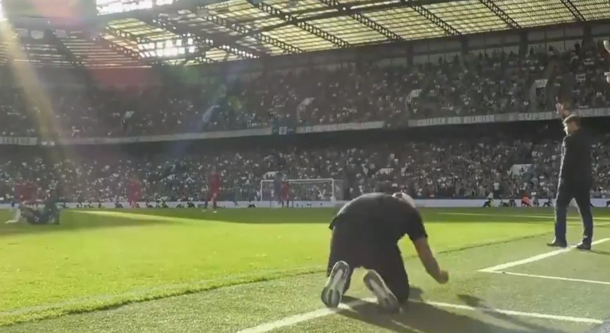 Klopp a căzut în genunchi » Imaginile serii în Chelsea - Liverpool