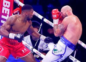 Anthony Joshua l-a făcut KO pe Helenius, dar publicul l-a huiduit în meci! Ce s-a întâmplat