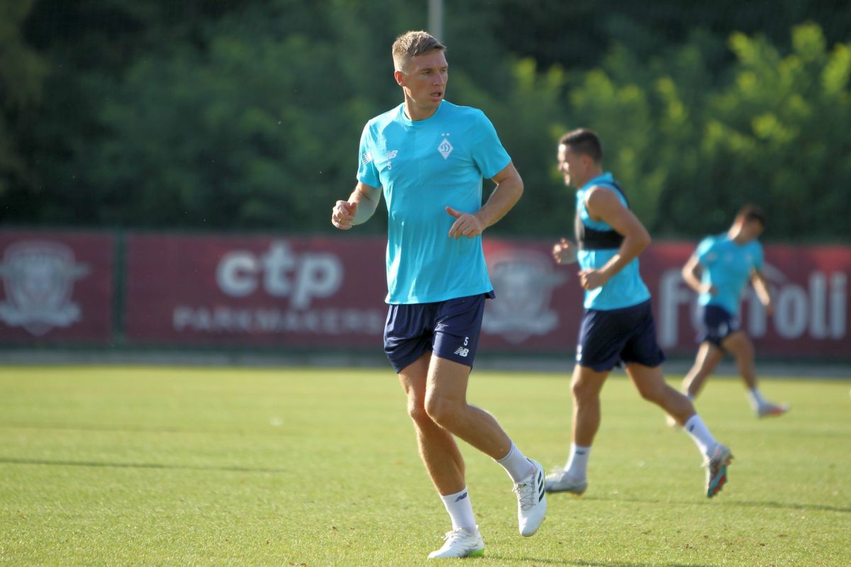 Lucescu și Yarmolenko în baza „Constructorul” » Dinamo Kiev s-a antrenat în casa Rapidului