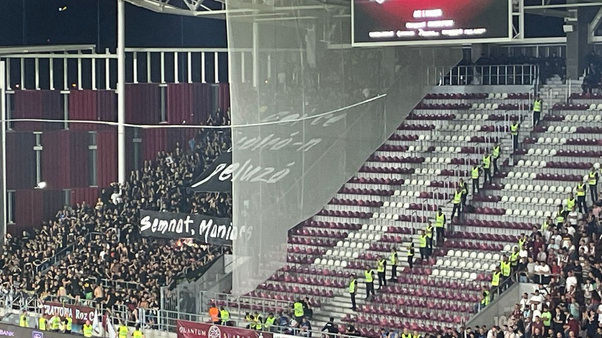 Galeria Petrolului, scenografie rasistă la derby-ul cu Rapid: „Coșmarul vostru” » Cum au răspuns giuleștenii