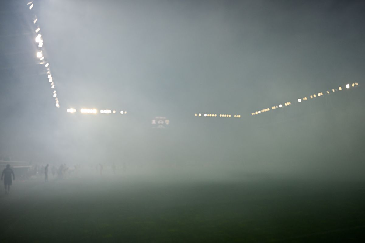 Galeria eliberează calea pentru venirea lui Șumudică! Ce s-a scandat pe stadion după Rapid - Petrolul