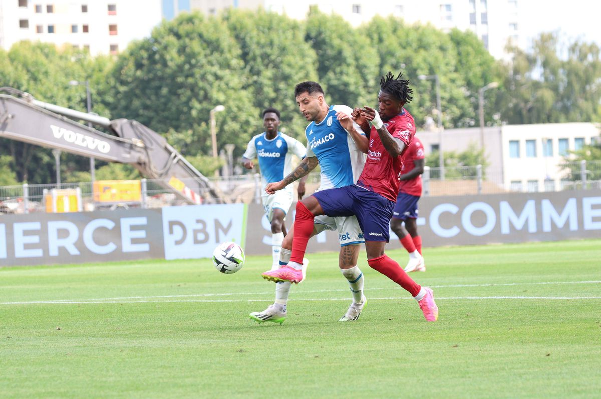 Fotbalul dintre excavatoare în Ligue 1, la Clermont - AS Monaco