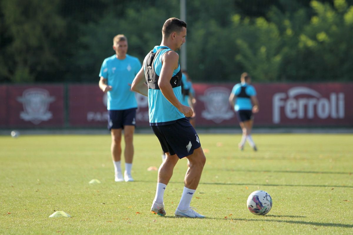 Lucescu și Yarmolenko în baza „Constructorul” » Dinamo Kiev s-a antrenat în casa Rapidului