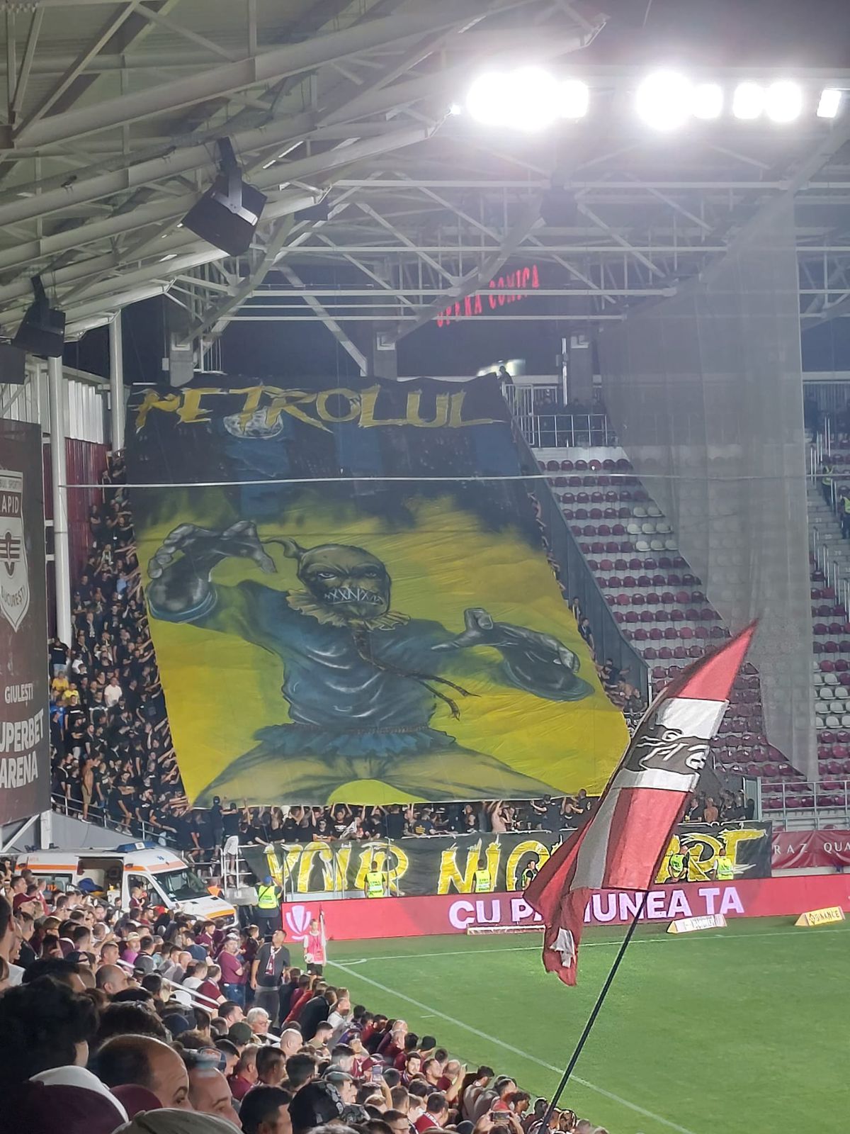 Galeria Petrolului, scenografie rasistă la derby-ul cu Rapid: „Coșmarul vostru” » Cum au răspuns giuleștenii