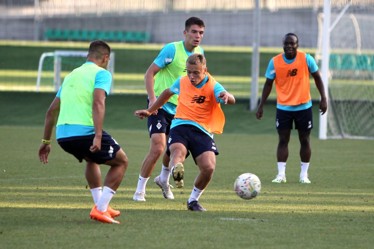 Lucescu și Yarmolenko în baza „Constructorul” » Dinamo Kiev s-a antrenat în casa Rapidului