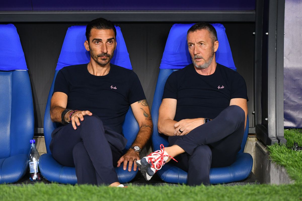 „Nu poți să faci pasul în Olanda astfel” » Ilie Dumitrescu îl avertizează pe Olaru, dorit de PSV: „Va fi ca oricare alt jucător de pe bancă!”