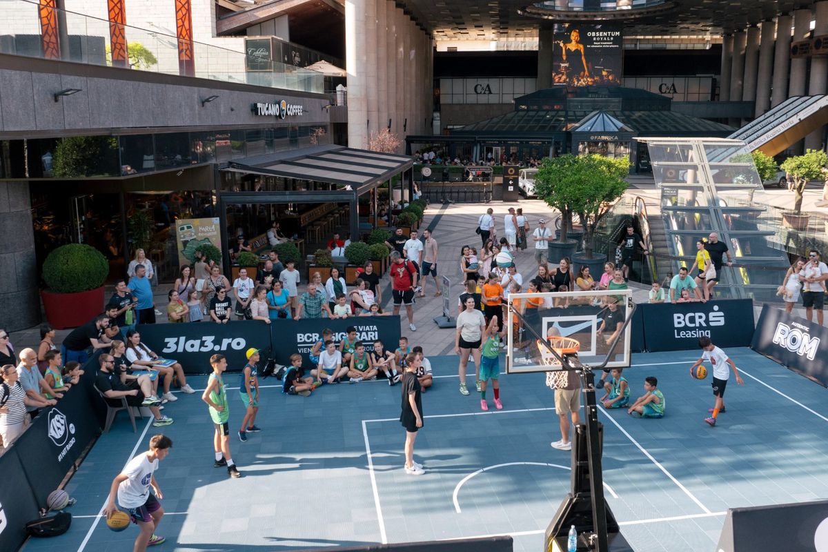 Baschetul 3x3 s-a oprit la Timișoara unde peste 200 de participanți au dat ora exactă sub panou