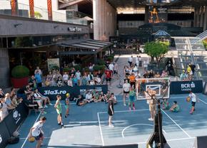 Baschetul 3x3 s-a oprit la Timișoara unde peste 200 de participanți au dat ora exactă sub panou
