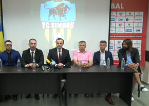 Imagini curioase din Moldova » Ovidiu Burcă și Dan Alexa, la conferința lui Zimbru Chișinău, alături de un grup de investitori români condus de „amicul Liviu”