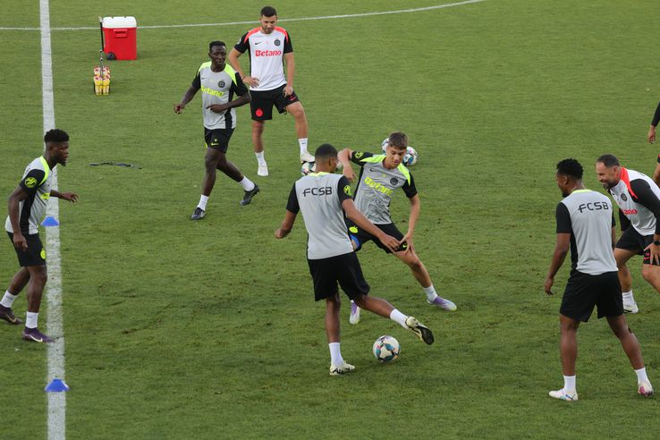 Antrenament oficial FCSB la Priştina FOTO: Ionuţ Iordache (GSP)