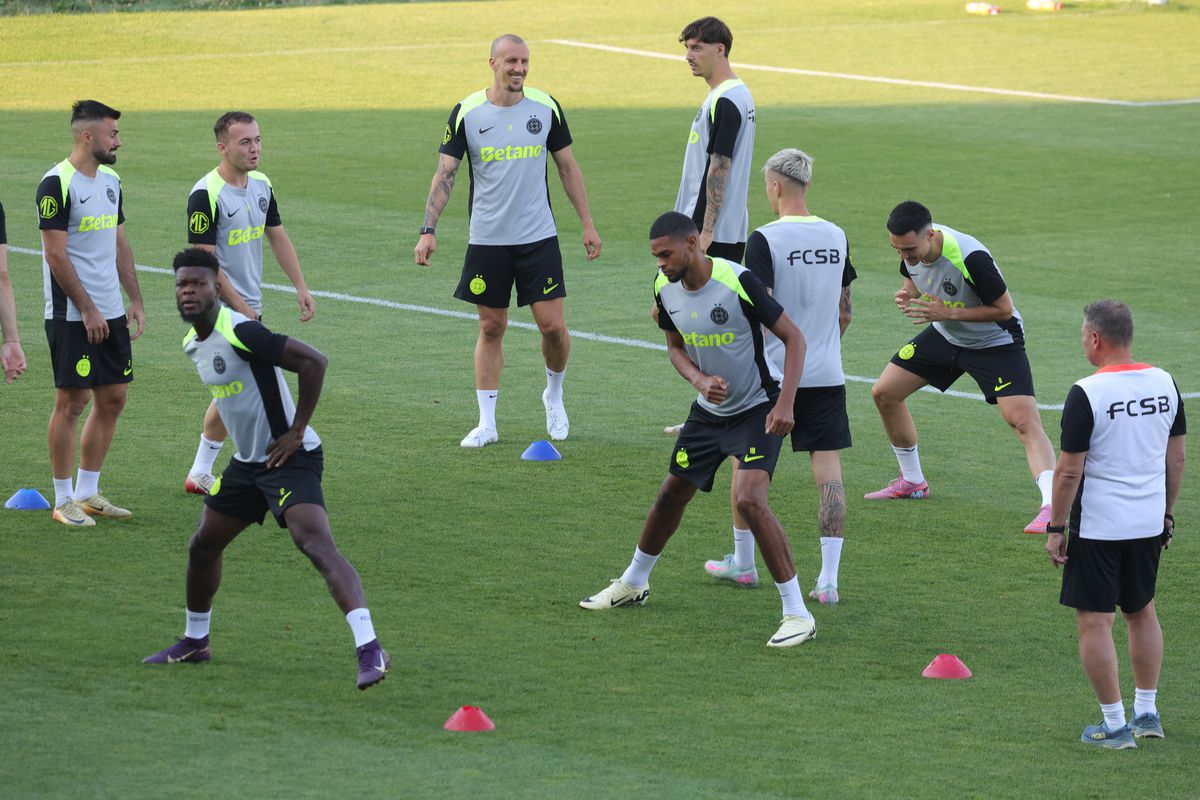 Antrenament FCSB la Priştina