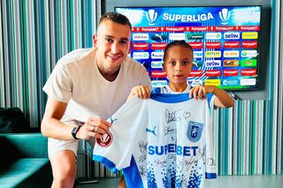 Rotaru și-a onorat promisiunea față de puștiul Zian: „«Leuțul» care a atras toate privirile prin mesajul afișat”