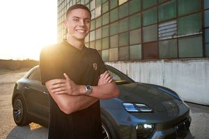 Porsche nu a rămas impasibil: David Popovici, numit astăzi ambasador al brandului » Ce presupune parteneriatul