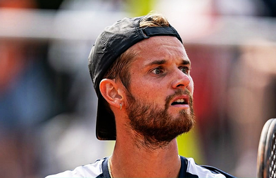 Situație incredibilă! Un jucător german a fost descalificat după ce a făcut duș în mijlocul meciului