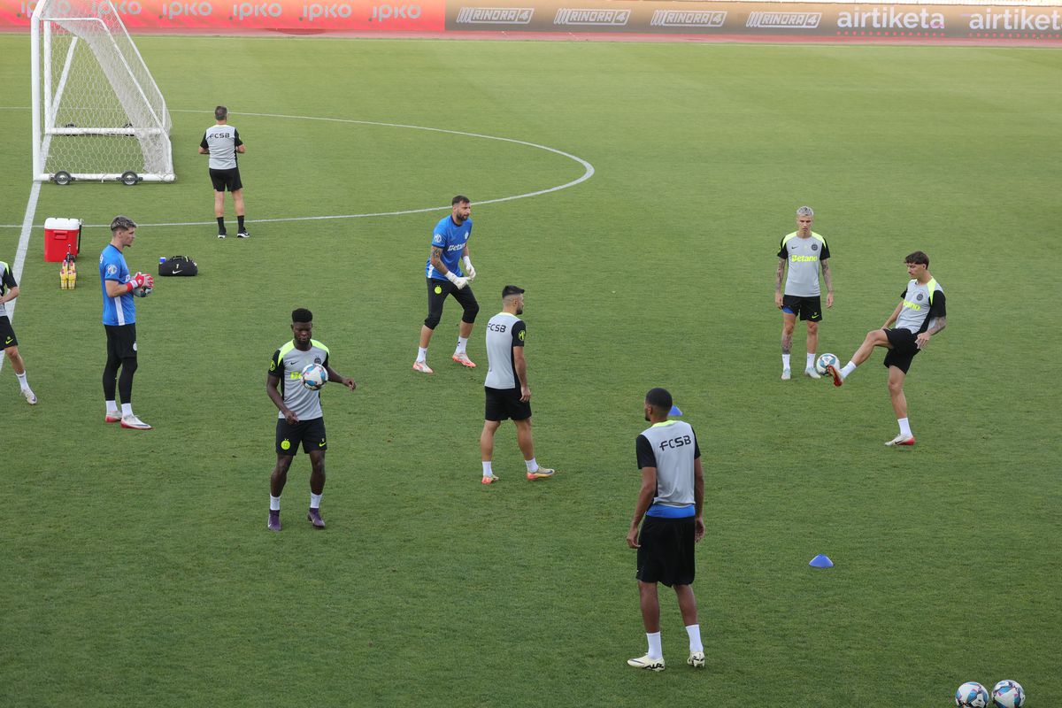 Antrenament FCSB la Priştina