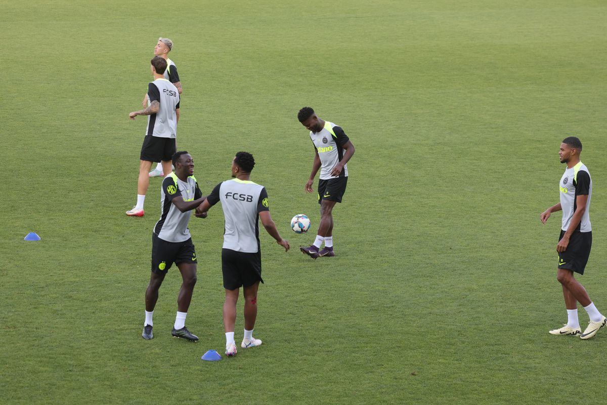 Antrenament FCSB la Priştina
