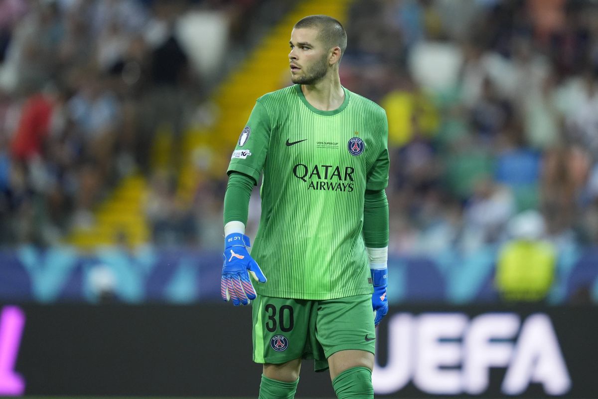 Înlocuitorul lui Donnarumma, gafă la debutul la PSG » Ce a putut să facă în Supercupa Europei
