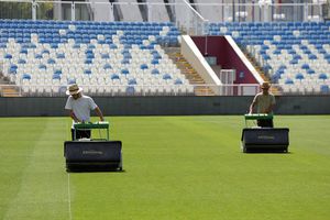 Ilustrată de pe stadionul din Priștina înainte de Drita - FCSB: gazonul e «brici», tribunele sunt departe de teren!