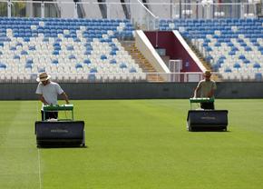 Ilustrată de pe stadionul din Priștina înainte de Drita - FCSB: gazonul e «brici», tribunele sunt departe de teren!