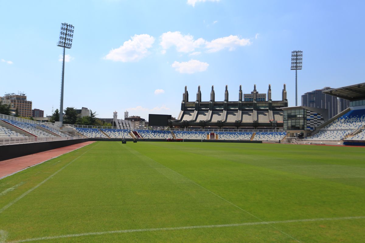 Stadionul Fadil Vokrri din Priştina