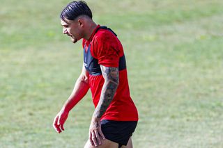 Andrei Rațiu nu mai e „intangibil” + singurul suporter al lui Rayo a căzut din tribună la deplasarea din Conference Leagu