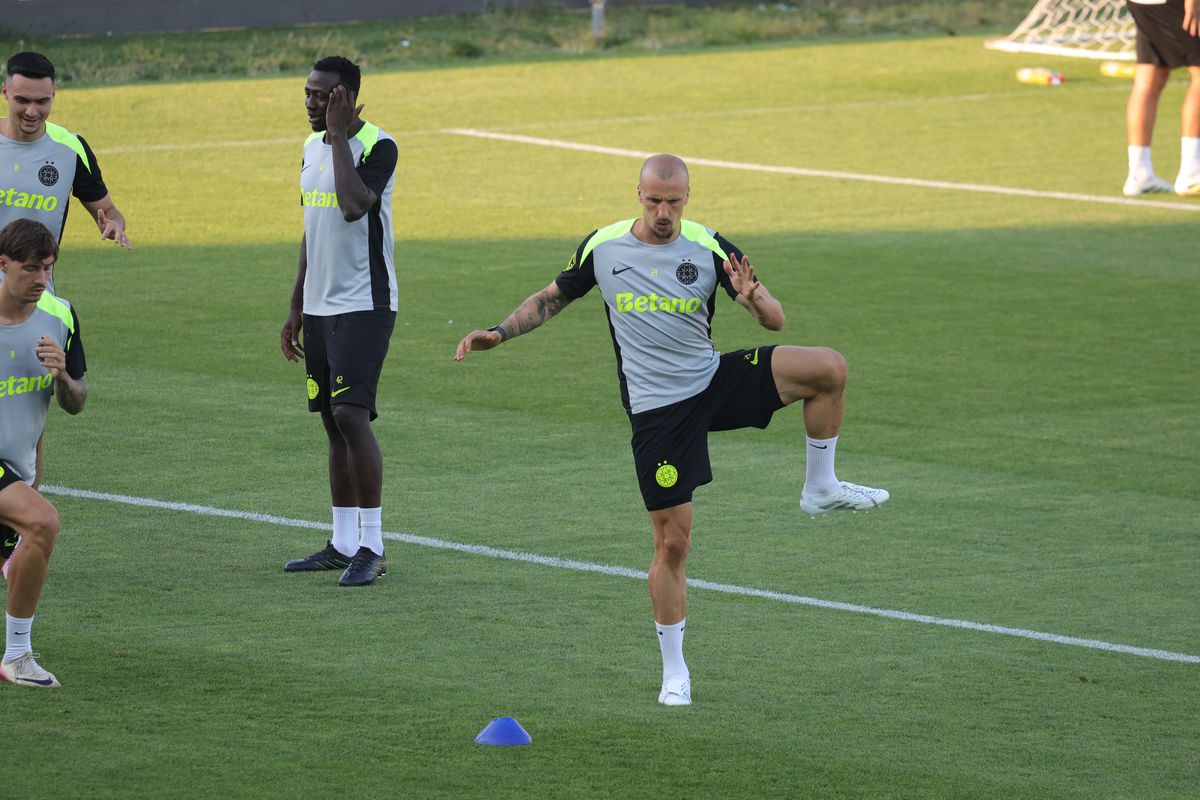 Antrenament FCSB la Priştina