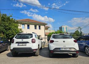 Dacia a cucerit Kosovo: „Nu căutați mai departe!” » De ce este lăudată mașina românească