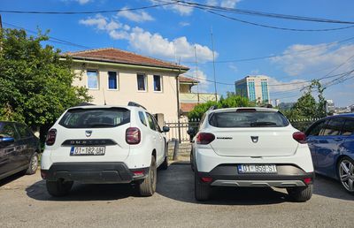 Dacia a cucerit Kosovo: „Nu căutați mai departe!” » De ce este lăudată mașina românească