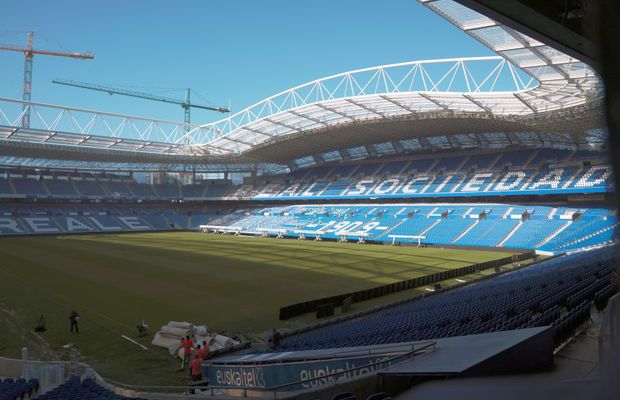 FOTO În Spania se poate! Real Sociedad a făcut ce Dinamo doar visează: și-a scos pista de la stadion și a mărit capacitatea cu 10.000 de locuri