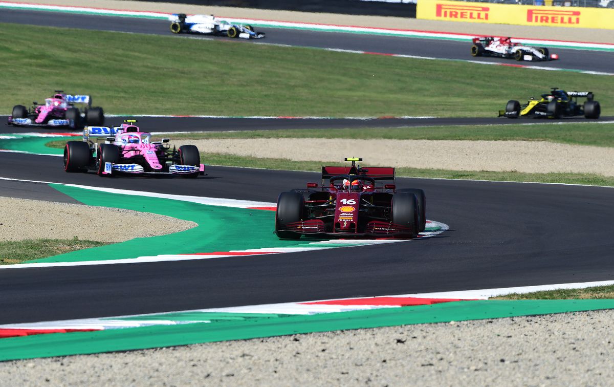 MARELE PREMIU AL TOSCANEI. Lewis Hamilton, victoria 90 a carierei! A câștigat cea mai nebună cursă a sezonului