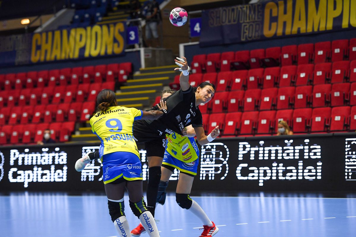 CSM BUCUREȘTI - METZ 31-26. „Tigroaicele” au început furtunos noul sezon din Liga Campionilor! Cristina Neagu, MVP