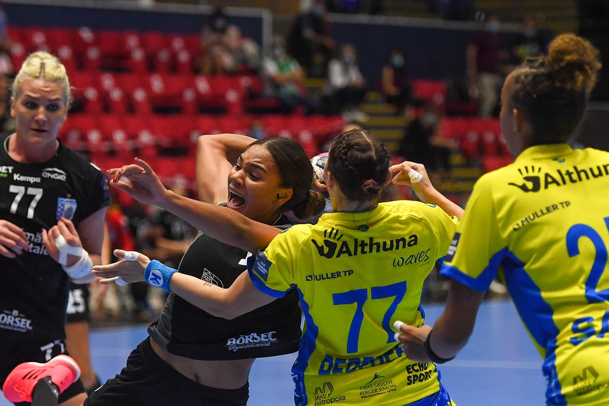 CSM BUCUREȘTI - METZ 31-26. „Tigroaicele” au început furtunos noul sezon din Liga Campionilor! Cristina Neagu, MVP