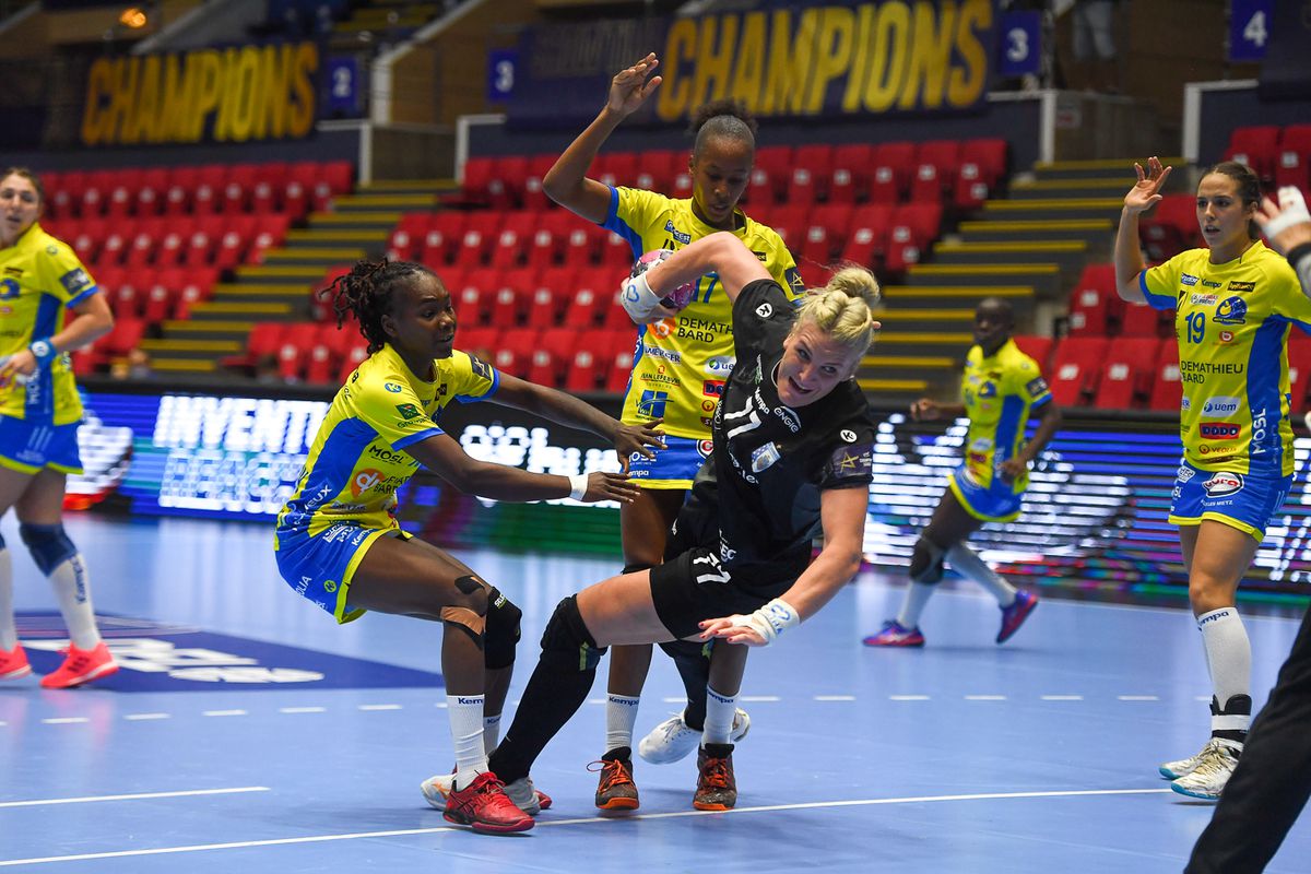 CSM BUCUREȘTI - METZ 31-26. „Tigroaicele” au început furtunos noul sezon din Liga Campionilor! Cristina Neagu, MVP