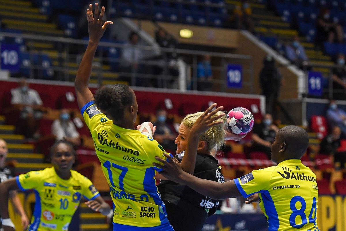 CSM BUCUREȘTI - METZ 31-26. „Tigroaicele” au început furtunos noul sezon din Liga Campionilor! Cristina Neagu, MVP