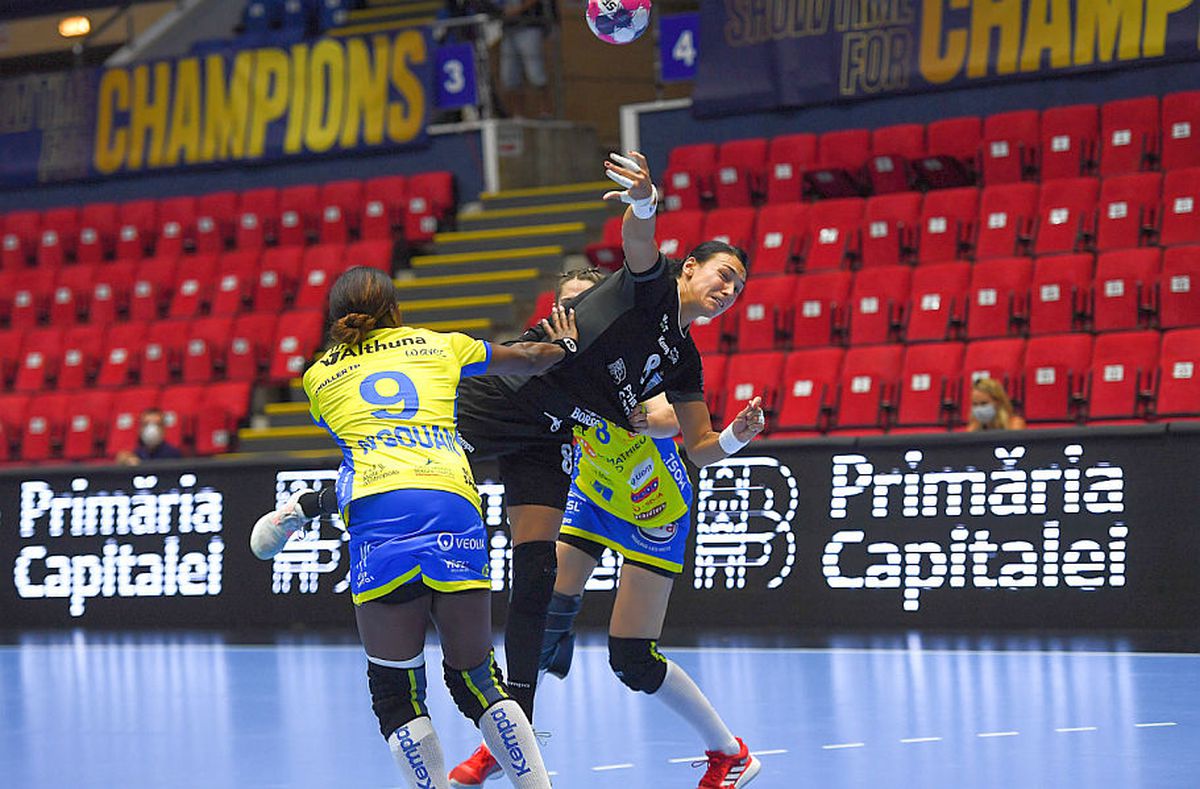 CSM BUCUREȘTI - METZ 31-26. „Tigroaicele” au început furtunos noul sezon din Liga Campionilor! Cristina Neagu, MVP