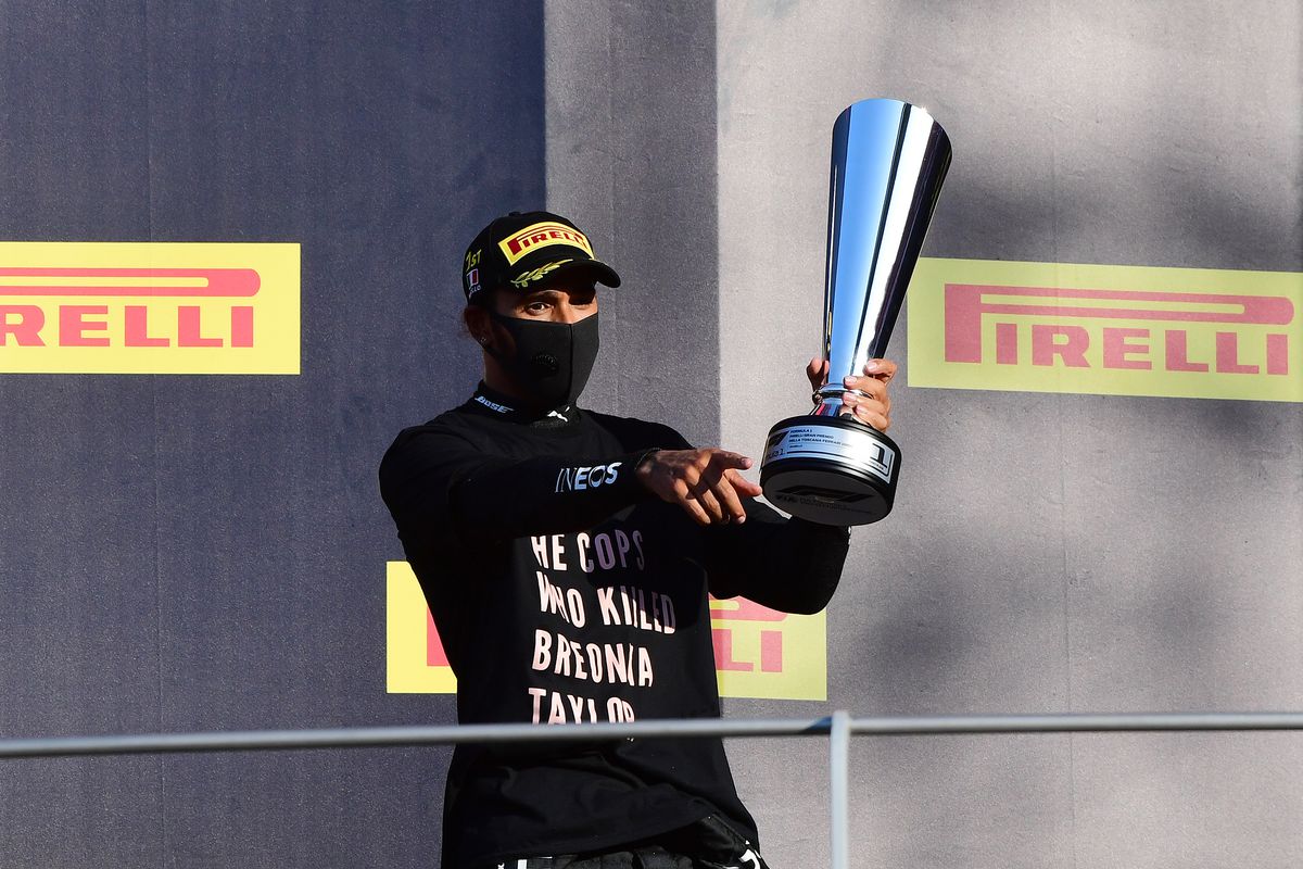 MARELE PREMIU AL TOSCANEI. Lewis Hamilton, victoria 90 a carierei! A câștigat cea mai nebună cursă a sezonului