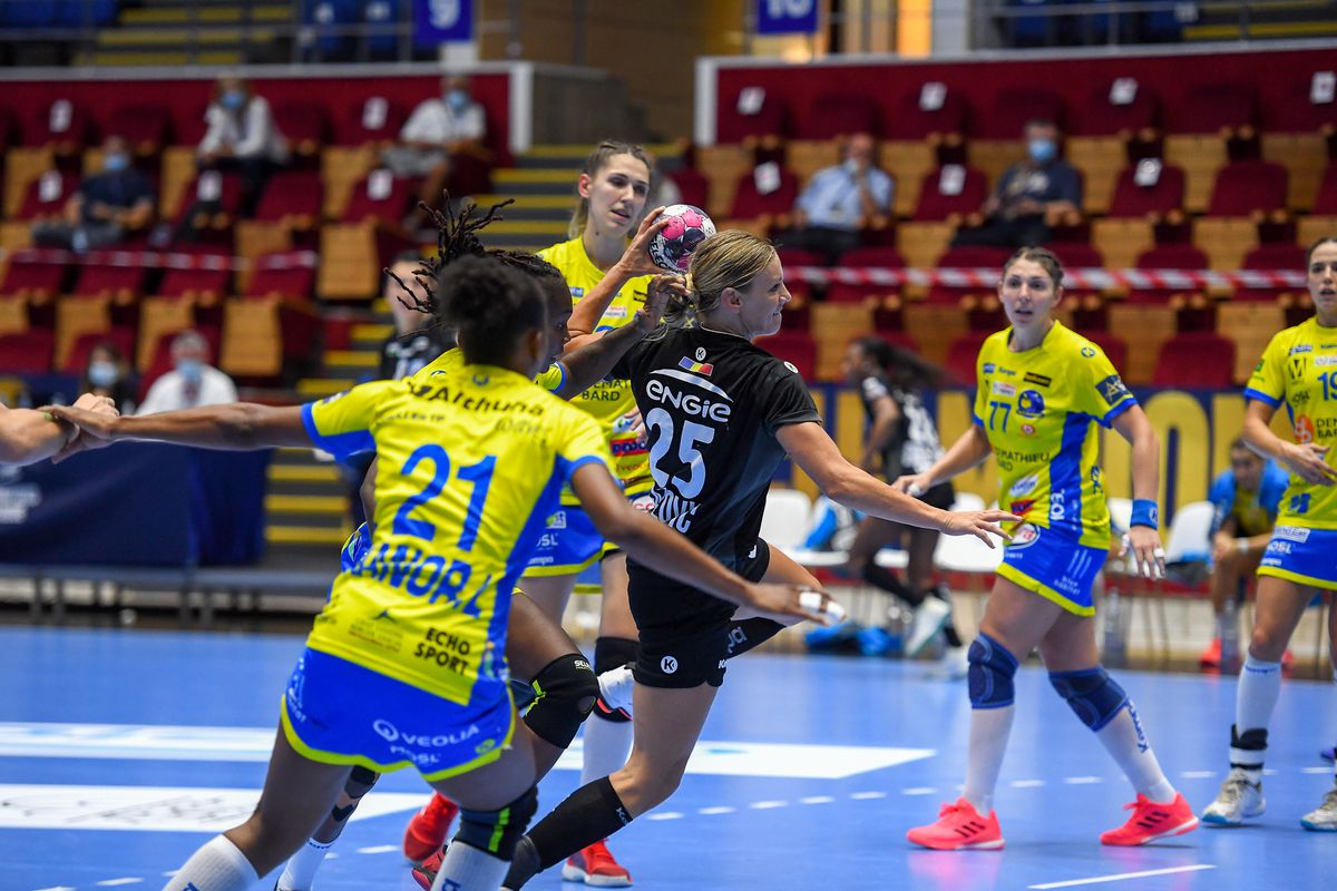 CSM BUCUREȘTI - METZ 31-26. „Tigroaicele” au început furtunos noul sezon din Liga Campionilor! Cristina Neagu, MVP