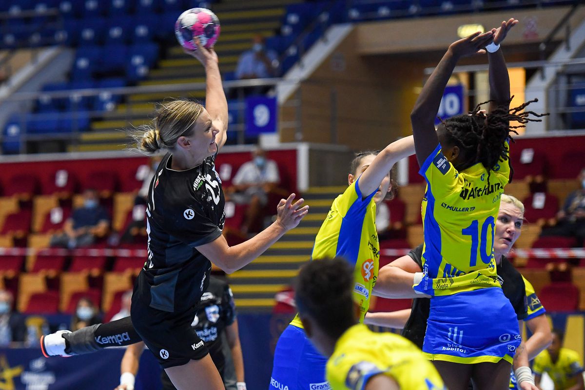 CSM BUCUREȘTI - METZ 31-26. „Tigroaicele” au început furtunos noul sezon din Liga Campionilor! Cristina Neagu, MVP