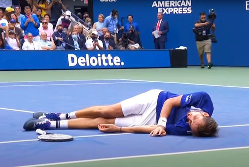 Daniil Medvedev (25 de ani, 2 ATP) l-a învins clar pe Novak Djokovic (34 de ani, 1 ATP), scor 6-4, 6-4, 6-4, în finala de la US Open 2021. Rusul a sărbătorit cu o mișcare din jocul FIFA.