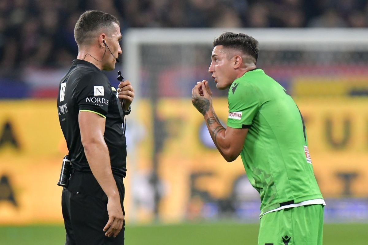 Au comis-o! Scandări xenofobe la FCSB - Dinamo + regulamentul, încălcat!