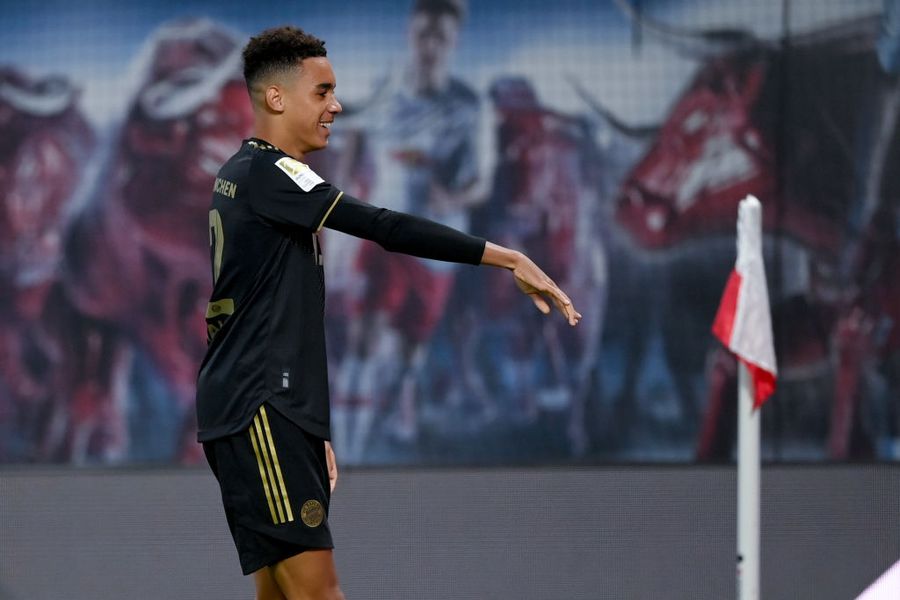 Jamal Musiala, tânărul de 18 ani care a impresionat la Bayern „Sperietoare” pentru Barcelona » Bayern mizează pe un puști de 18 ani! Muller: „O să-mi ia locul”