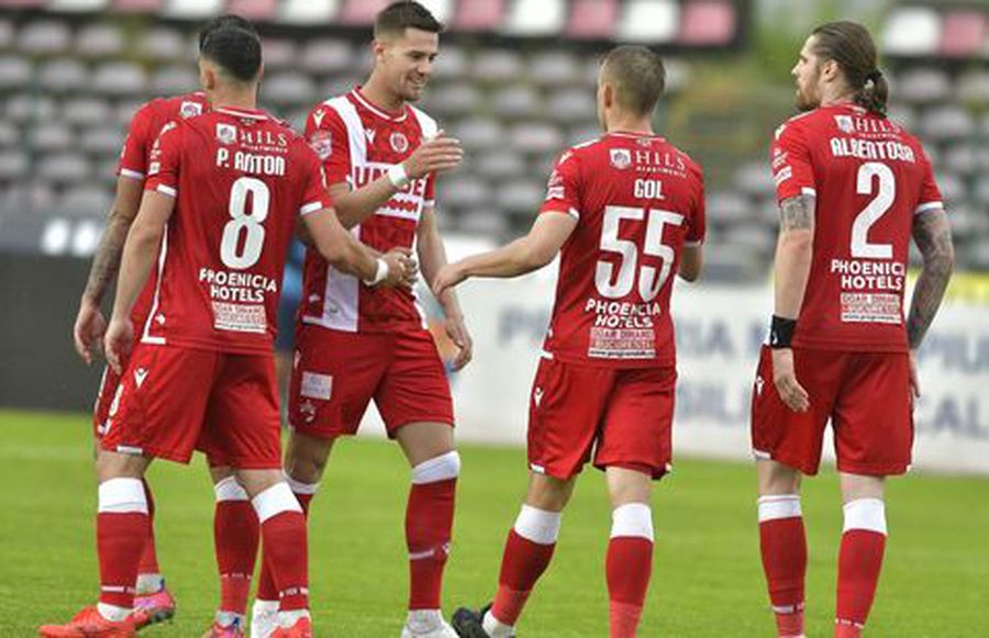 Albentosa, în dreapta, a impresionat la Dinamo în sezonul trecut GSP a aflat cine sunt jucătorii pe care Dinamo vrea să-i transfere de urgență: au început deja discuțiile