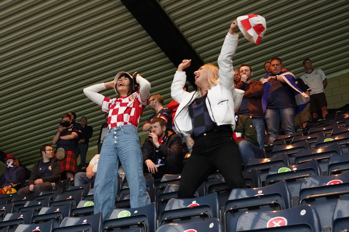 50 de fotografii dintr-o experiență senzațională! Cum e sa fii fotoreporter la EURO: 30 de zile, 19 meciuri, 18 echipe, 9 stadioane și o campioană