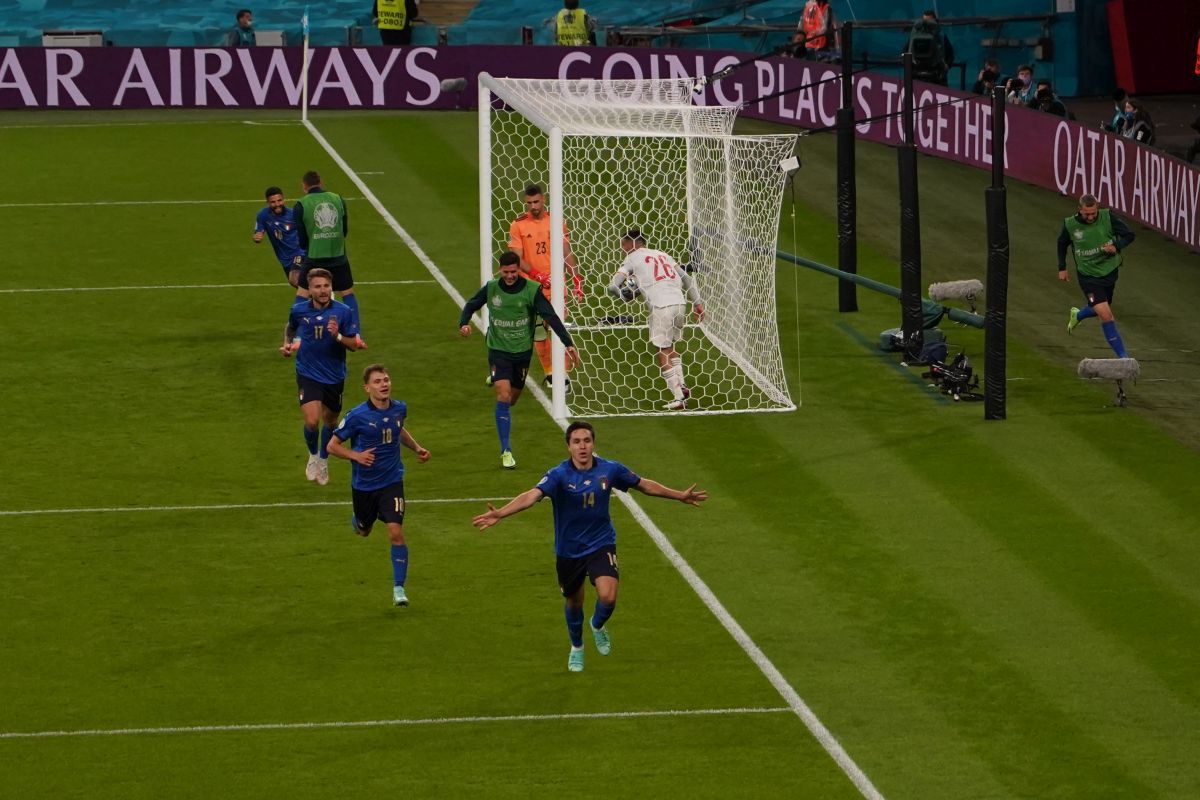 50 de fotografii dintr-o experiență senzațională! Cum e sa fii fotoreporter la EURO: 30 de zile, 19 meciuri, 18 echipe, 9 stadioane și o campioană