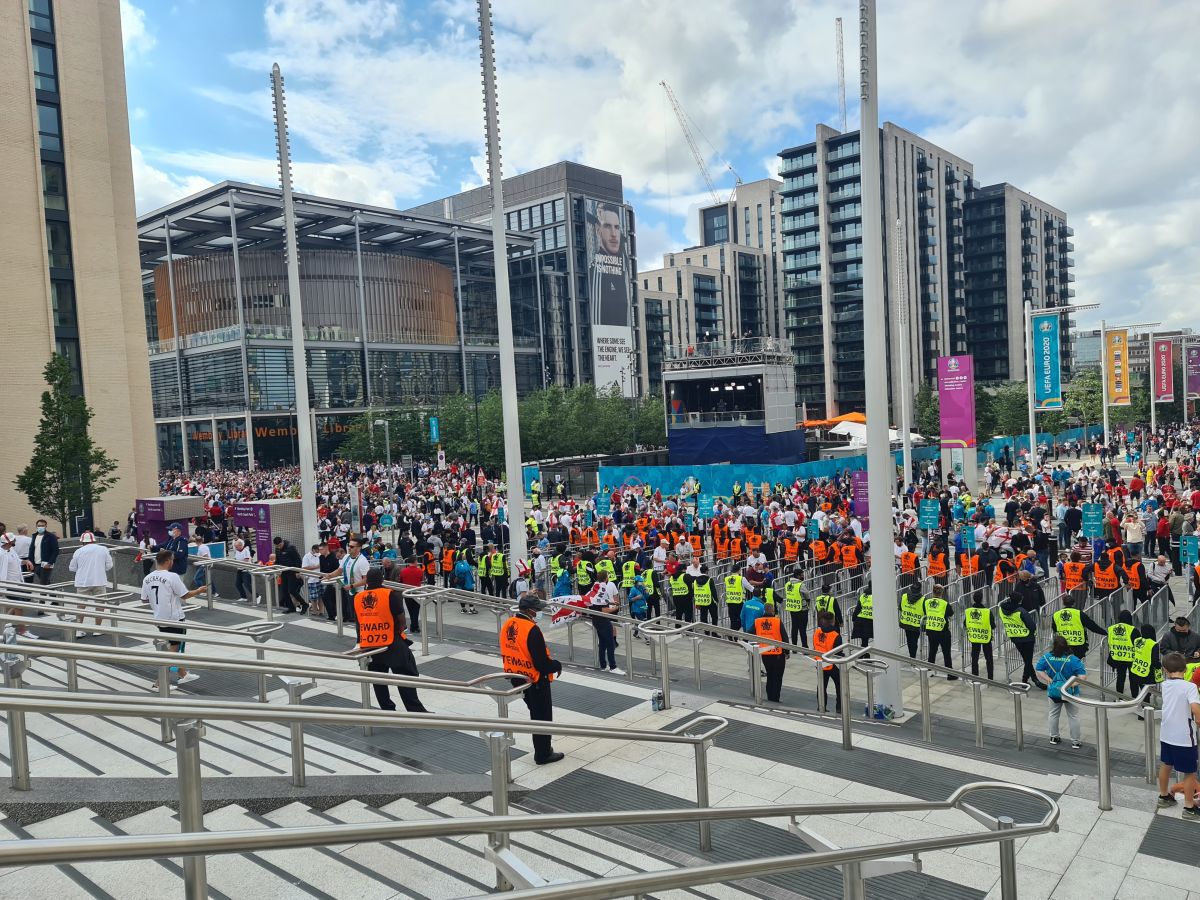 50 de fotografii dintr-o experiență senzațională! Cum e sa fii fotoreporter la EURO: 30 de zile, 19 meciuri, 18 echipe, 9 stadioane și o campioană