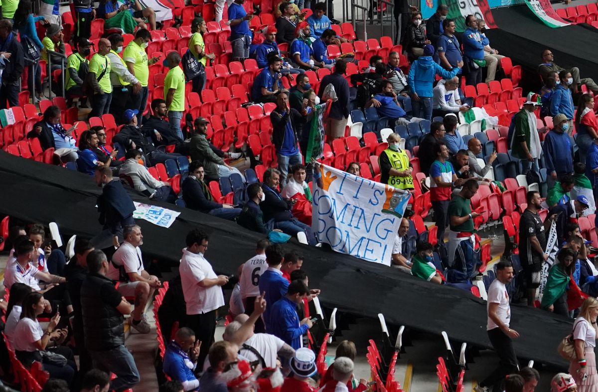 50 de fotografii dintr-o experiență senzațională! Cum e sa fii fotoreporter la EURO: 30 de zile, 19 meciuri, 18 echipe, 9 stadioane și o campioană