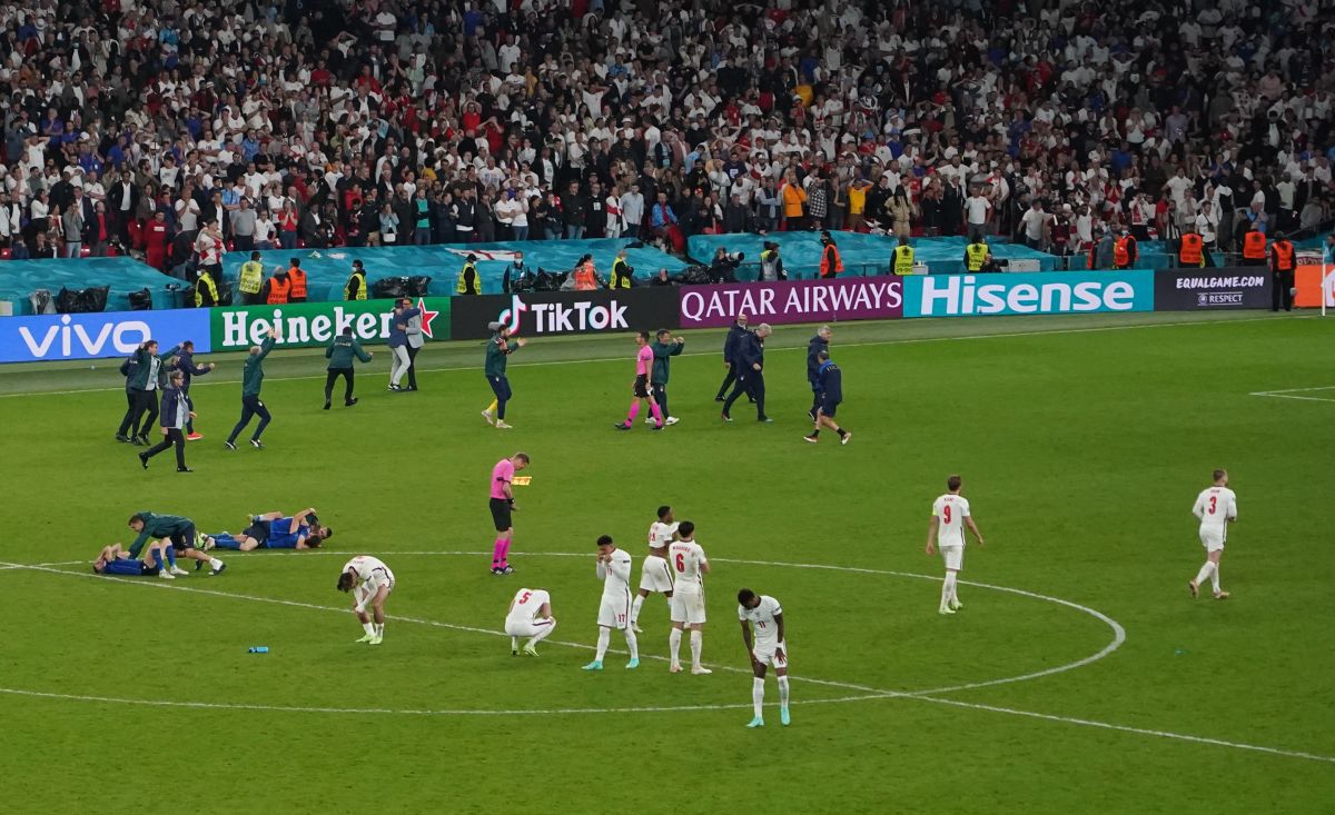 50 de fotografii dintr-o experiență senzațională! Cum e sa fii fotoreporter la EURO: 30 de zile, 19 meciuri, 18 echipe, 9 stadioane și o campioană