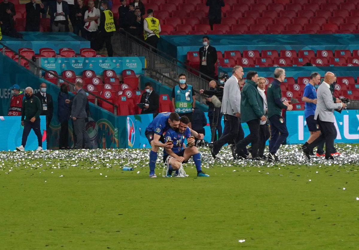 50 de fotografii dintr-o experiență senzațională! Cum e sa fii fotoreporter la EURO: 30 de zile, 19 meciuri, 18 echipe, 9 stadioane și o campioană