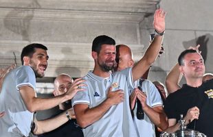 Imagini impresionante » Novak Djokovic a plâns în hohote la revenirea în Serbia: „Tremur, nu știu ce să spun”
