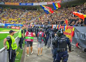 Dezvăluiri din interior despre incidentul de la România - Kosovo: „S-au dus în cabina delegatului UEFA și au cerut întreruperea meciului!”